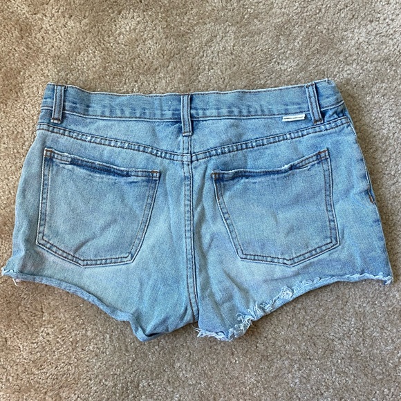 Billabong Distressed Low-Mid Rise Shorts - Picture 3 of 3
